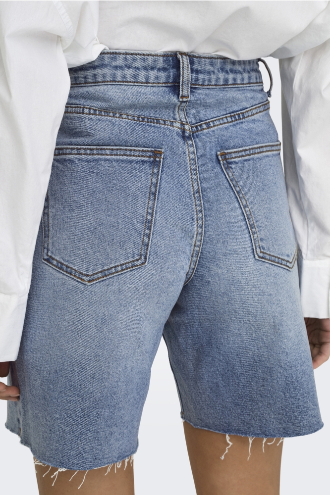 ONLJULIETTE HW WIDE SHORT RW HEM BO 15355930 Light Blue Denim